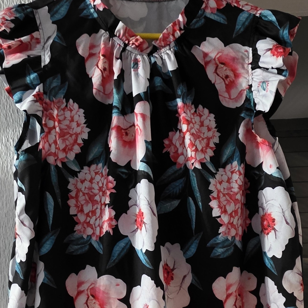 SHEIN Black Floral Blouse